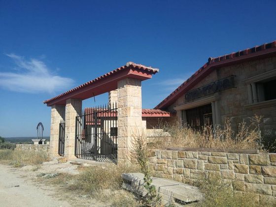Foto 2 de Casa rural en venda a Puebla de Azaba de 7 habitacions amb terrassa i piscina
