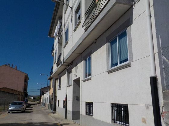Foto 2 de Pis en venda a calle Tormes de 3 habitacions amb garatge i balcó