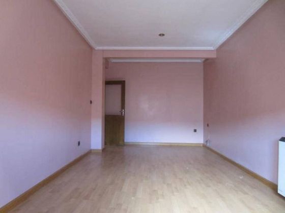 Foto 1 de Piso en venta en Ciudad Rodrigo de 3 habitaciones con balcón y calefacción