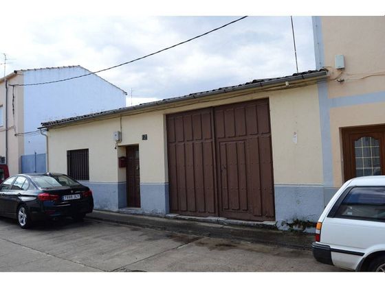 Foto 2 de Casa adosada en venta en calle General Castaños de 3 habitaciones y 120 m²