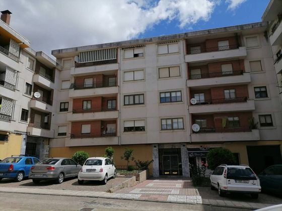 Foto 1 de Piso en venta en calle Sancho IV de 3 habitaciones con terraza y balcón