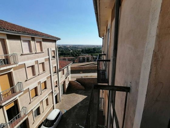 Foto 1 de Venta de piso en calle Feliciano de Silva de 4 habitaciones con balcón