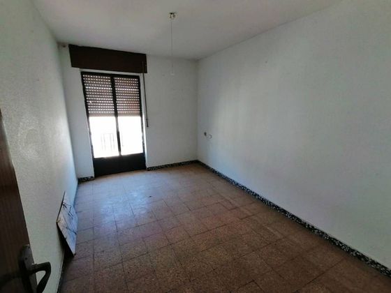 Foto 2 de Venta de piso en calle Feliciano de Silva de 4 habitaciones con balcón