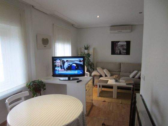 Foto 2 de Pis en venda a calle Sánchez Cabañas de 3 habitacions amb terrassa i balcó
