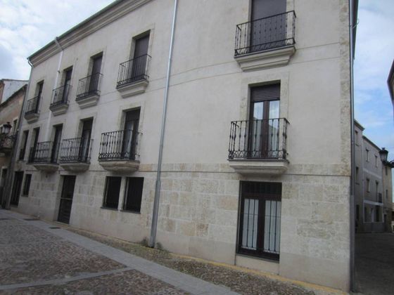 Foto 1 de Piso en venta en calle Sánchez Arjona de 2 habitaciones con calefacción y ascensor