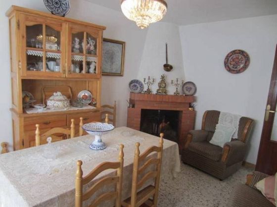 Foto 2 de Casa en venda a Casillas de Flores de 4 habitacions amb terrassa i garatge