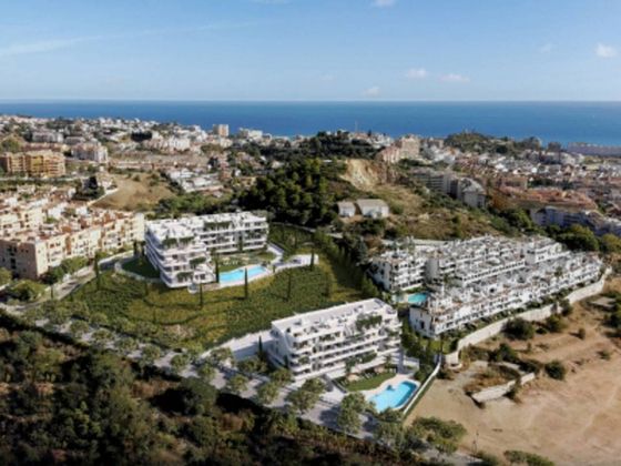 Foto 1 de Pis en venda a Zona Puerto Deportivo de 2 habitacions amb terrassa i piscina