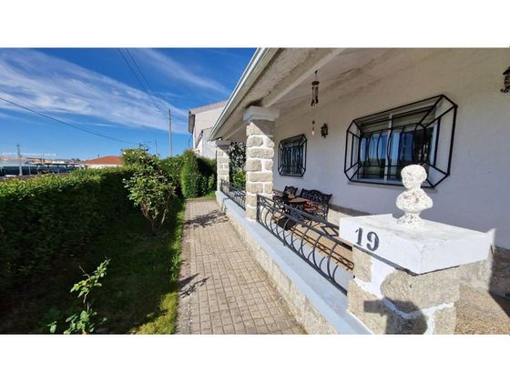 Foto 2 de Casa en venda a Fuentes de Oñoro de 4 habitacions amb terrassa i jardí