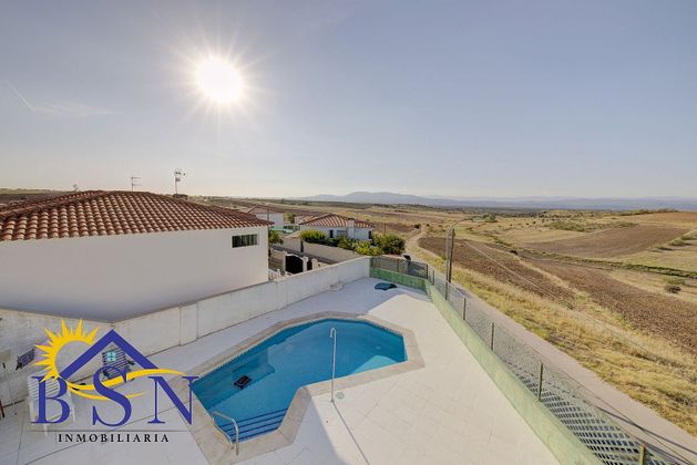 Foto 2 de Venta de chalet en Casar de Escalona (El) de 4 habitaciones con terraza y piscina