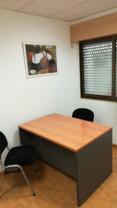 Foto 1 de Oficina en lloguer a calle José Regojo amb calefacció