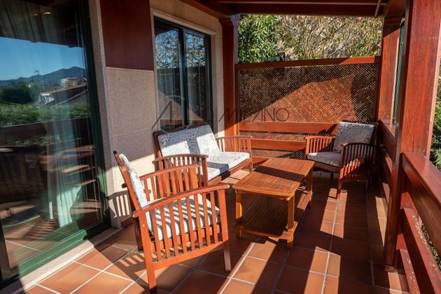 Foto 1 de Casa adossada en venda a Nigrán de 4 habitacions amb terrassa i piscina