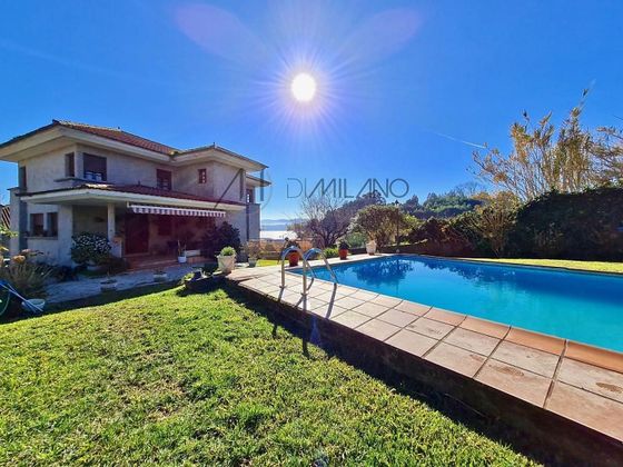 Foto 1 de Xalet en venda a Moaña de 5 habitacions amb terrassa i piscina