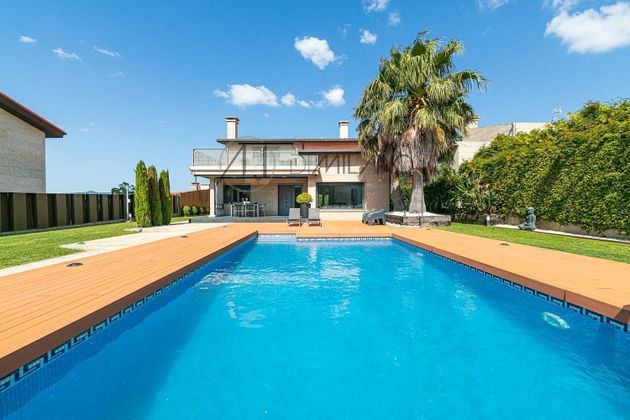Foto 1 de Xalet en venda a Baiona de 5 habitacions amb terrassa i piscina