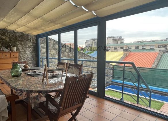 Foto 2 de Casa adossada en venda a Castrelos - Sardoma de 5 habitacions amb terrassa i piscina