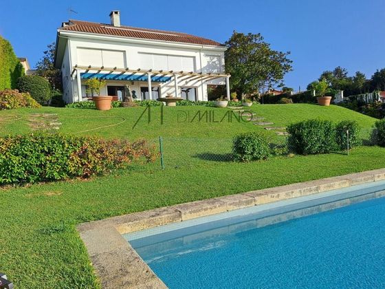 Foto 1 de Xalet en venda a Nigrán de 7 habitacions amb terrassa i piscina