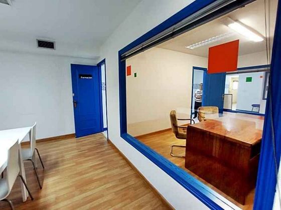 Foto 1 de Oficina en alquiler en Castilla - Hermida de 60 m²
