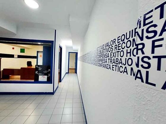 Foto 2 de Oficina en alquiler en Castilla - Hermida de 60 m²