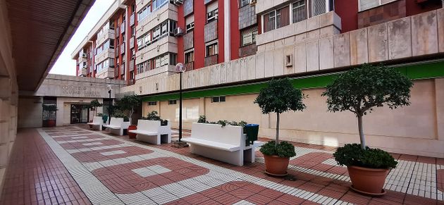 Foto 2 de Alquiler de local en calle León y Castillo con garaje y aire acondicionado