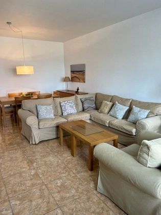 Foto 2 de Alquiler de piso en Playa de Arinaga de 2 habitaciones con garaje y muebles