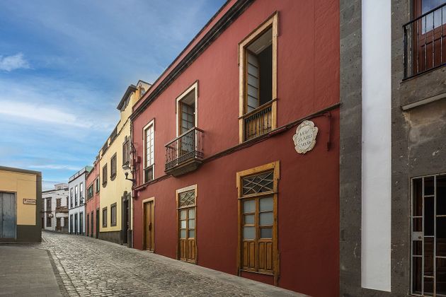 Foto 2 de Casa en venda a calle Luis Suárez Galván de 5 habitacions amb terrassa i piscina