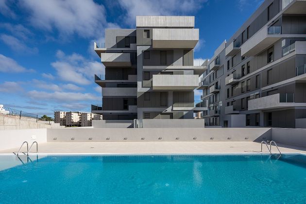 Foto 1 de Àtic en venda a calle Doctor Alfonso Chiscano Díaz de 3 habitacions amb terrassa i piscina