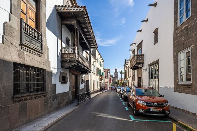 Foto 1 de Casa en venda a calle Castillo de 10 habitacions amb terrassa i garatge