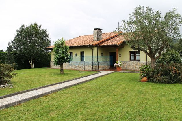 Foto 2 de Casa en venda a Cué-San Roque-Andrín de 4 habitacions amb piscina i jardí