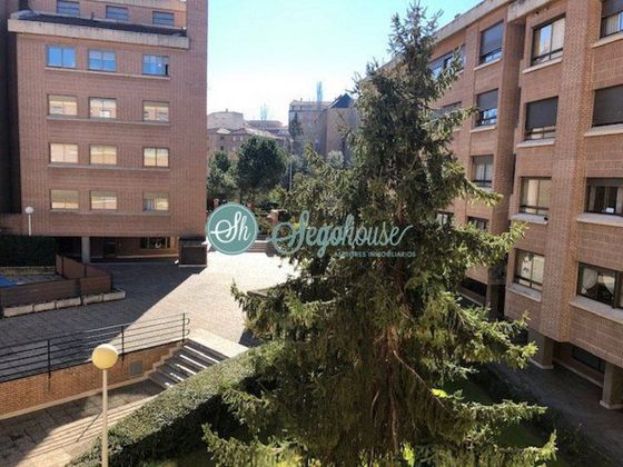 Foto 2 de Piso en venta en Centro - Segovia de 5 habitaciones con terraza y piscina