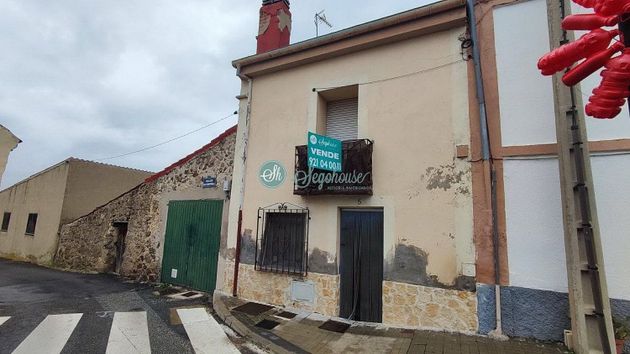 Foto 1 de Casa en venda a Palazuelos de Eresma de 2 habitacions amb terrassa i calefacció