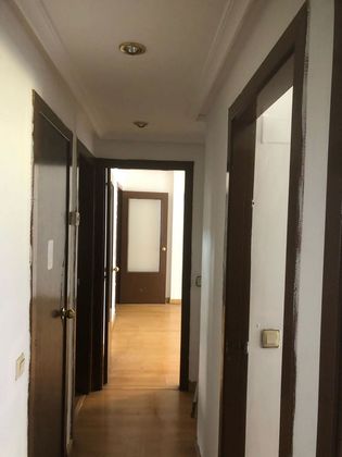 Foto 2 de Venta de piso en calle Celso Solís de 3 habitaciones con ascensor