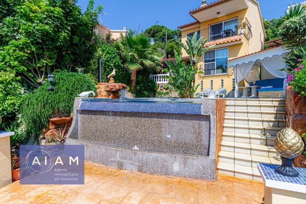 Foto 1 de Xalet en venda a Santa Susanna de 3 habitacions amb terrassa i piscina