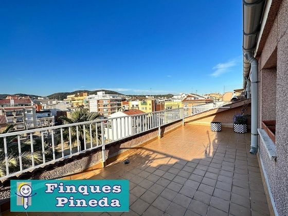 Foto 1 de Dúplex en venta en Centre - Pineda de Mar de 3 habitaciones con terraza y balcón
