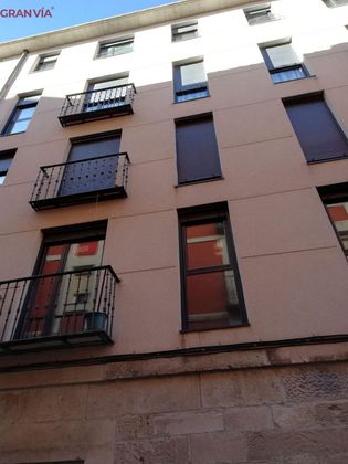 Foto 1 de Pis en venda a Casco Antiguo de 2 habitacions amb balcó i calefacció