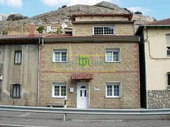 Foto 1 de Xalet en venda a Pola de Gordón (La) de 3 habitacions amb garatge i calefacció