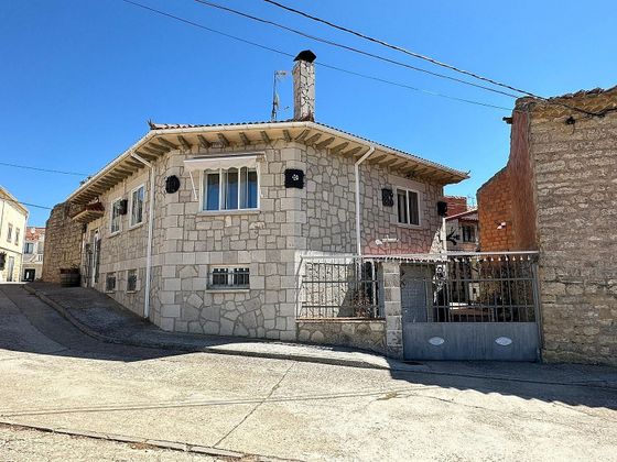 Foto 1 de Casa en venda a plaza La de 4 habitacions amb terrassa i garatge
