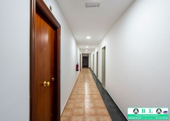 Foto 1 de Piso en venta en calle Ugarteburu Jose Maria de 1 habitación con ascensor