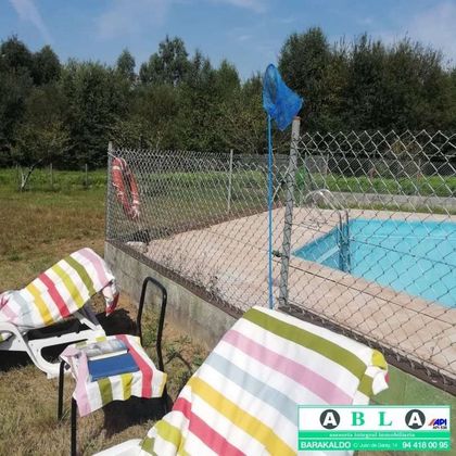 Foto 2 de Xalet en venda a calle Lugar Miras de 3 habitacions amb terrassa i piscina