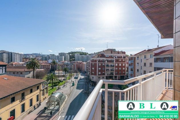 Foto 1 de Pis en venda a calle Sabino Arana de 4 habitacions amb terrassa i garatge