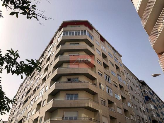 Foto 1 de Pis en venda a Centro - Ourense de 3 habitacions amb garatge i balcó