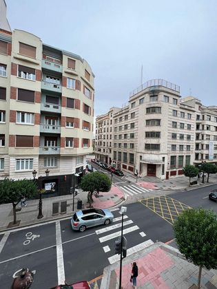 Foto 2 de Pis en venda a calle Vitoria de 7 habitacions amb terrassa i jardí