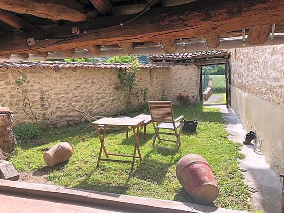 Foto 1 de Xalet en venda a Valle de Losa de 4 habitacions amb jardí i balcó