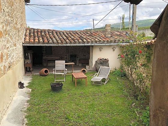Foto 2 de Xalet en venda a Valle de Losa de 4 habitacions amb jardí i balcó