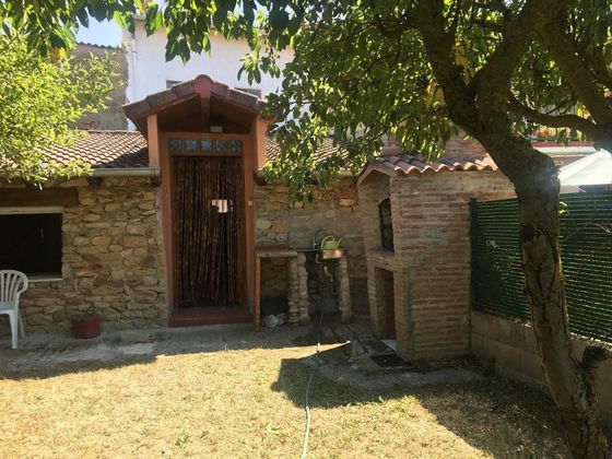 Foto 1 de Casa adossada en venda a Medina de Pomar de 2 habitacions amb garatge i jardí