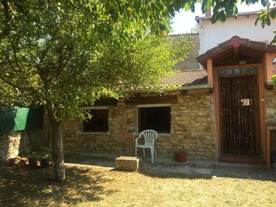 Foto 2 de Casa adossada en venda a Medina de Pomar de 2 habitacions amb garatge i jardí