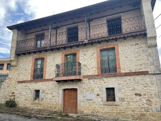 Foto 1 de Chalet en venta en Valle de Valdebezana de 3 habitaciones con jardín y balcón