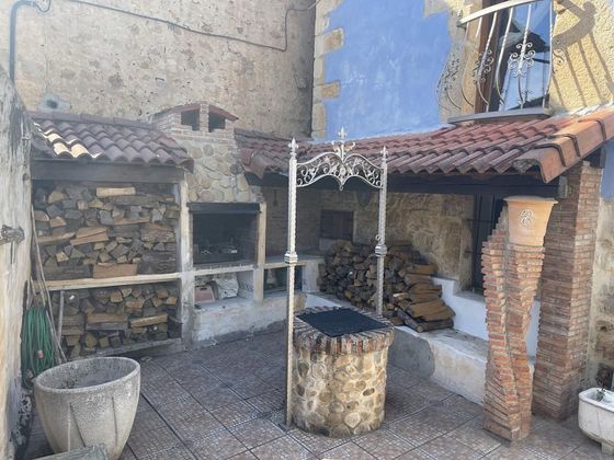 Foto 1 de Venta de chalet en Merindad de Montija de 5 habitaciones con terraza y jardín