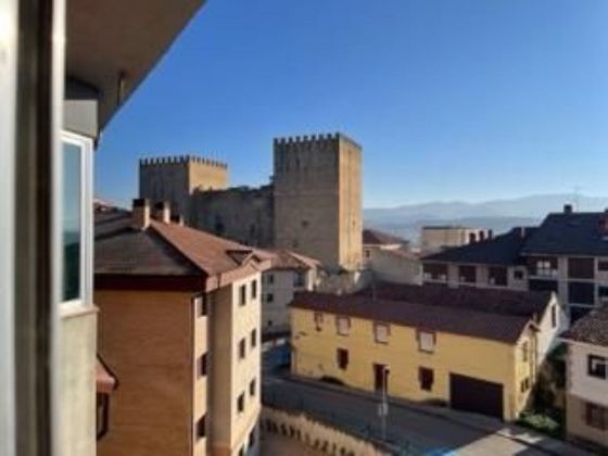 Foto 2 de Piso en venta en Medina de Pomar de 2 habitaciones con terraza y balcón