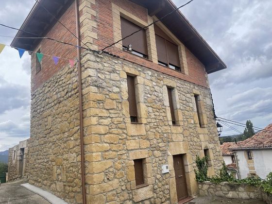 Foto 1 de Xalet en venda a Valle de Tobalina de 3 habitacions amb calefacció