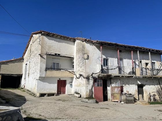 Foto 2 de Casa en venda a Villarcayo de Merindad de Castilla la Vieja de 4 habitacions amb terrassa i garatge