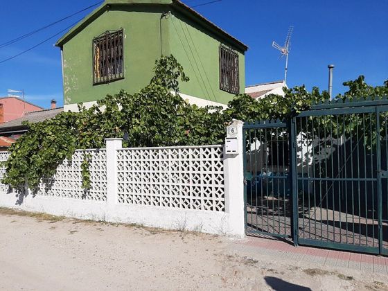 Foto 2 de Xalet en venda a Megeces de 5 habitacions amb terrassa i garatge